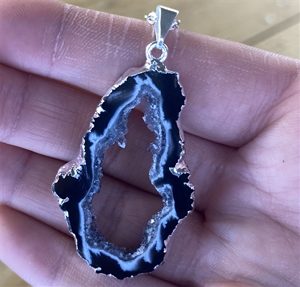 Plated Pendant Geode Slice Necklace 