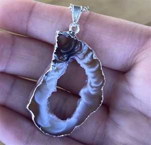 Plated Pendant Geode Slice Necklace 