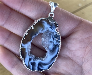 Plated Pendant Geode Slice Necklace 